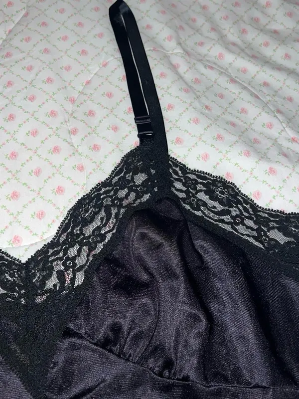 Black lace satiny slip dress. Size L - Image 3