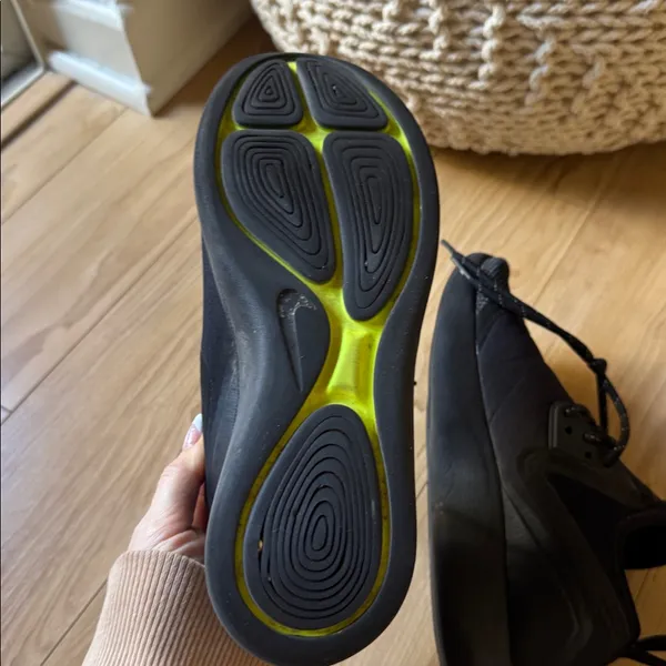 Nike Black Women's Sneakers - Image 6