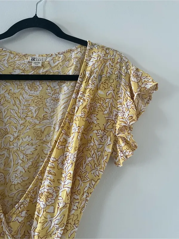 Billabong Yellow Floral Wrap Mini Dress Medium Beachy Coastal Vacation Summer - Image 3