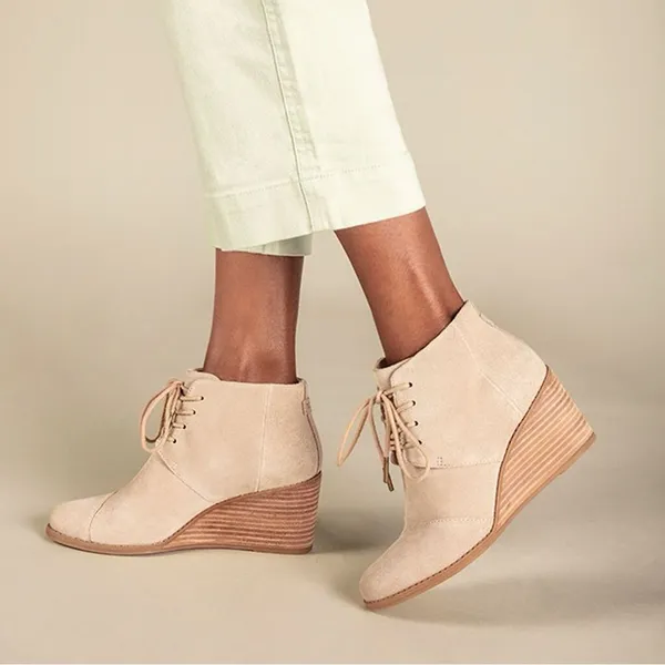 Toms Hyde Sand Suede Leather Creamy Tan Lace Up Wedge Heel Ankle Bootie Size 8 - Image 12