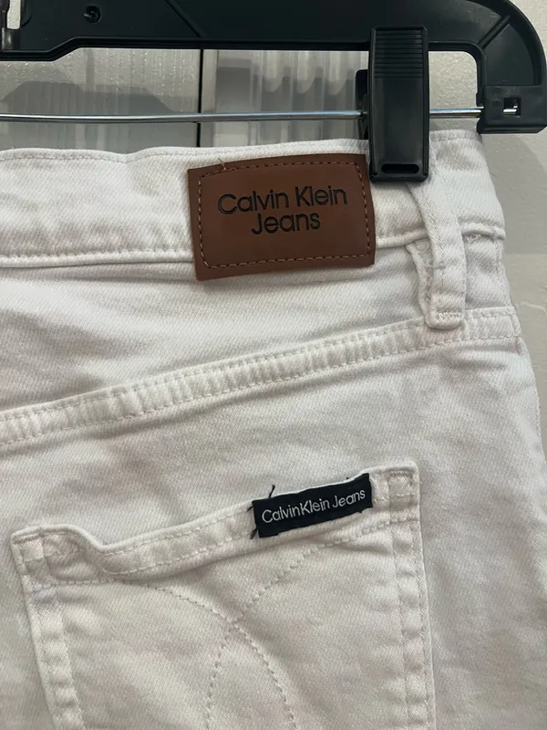 Calvin Klein White High-Rise Denim Shorts - Image 5