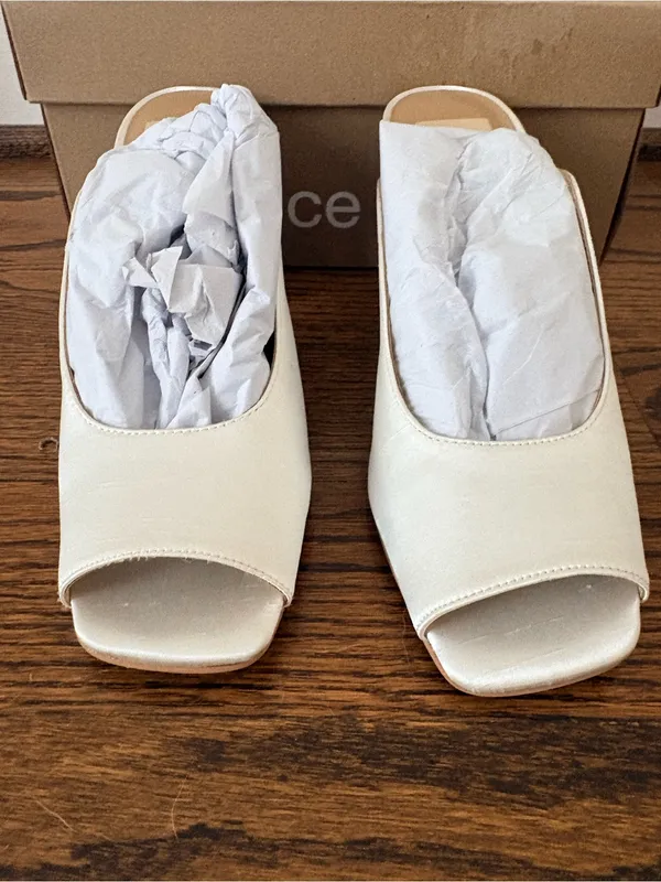 Dolce Vita Sabela Heel NIB White Size 6.5 - Image 4