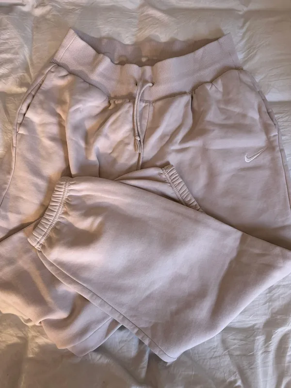 Nike Cuffed Sweatpants - Image 3