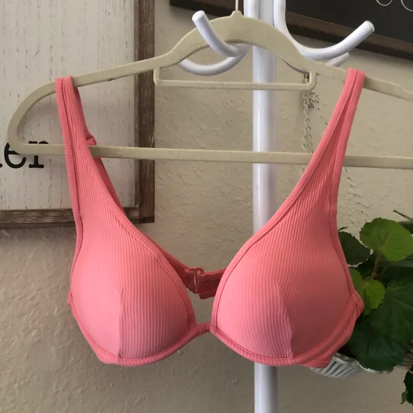 H&M pink push up bikini bra top and adjustable straps and back hooks - Image 2