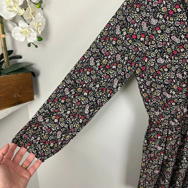 Ann Taylor Loft Ditsy Dark Floral Black Long Balloon Sleeve Romper Size Medium - Image 11