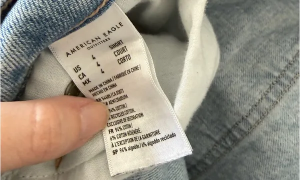 American Eagle Mom Jeans - Image 4