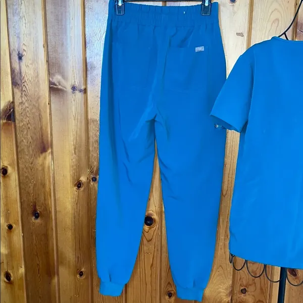Blue Scrub Set with Jogger Pants blue fig scrubs size small/XS Zamora/caterina - Image 10
