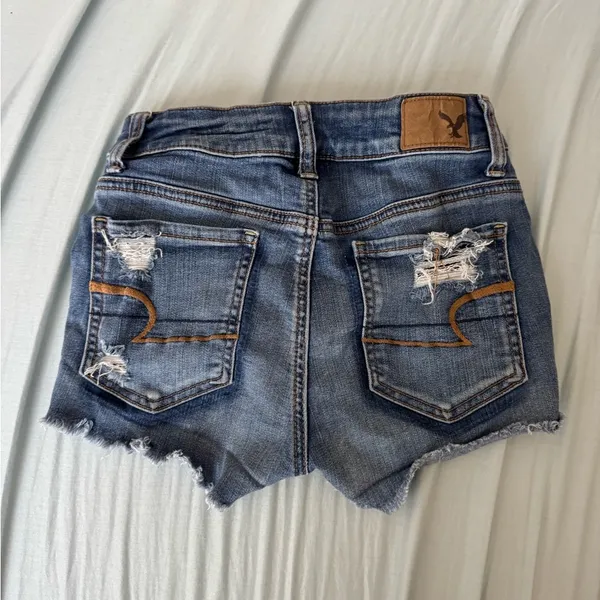 American Eagle Outfitters Women's Blue Denim Shorts - Image 2