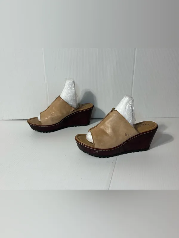 b.o.c. Leather Wedge Slide Sandals women size 8 M - Image 3