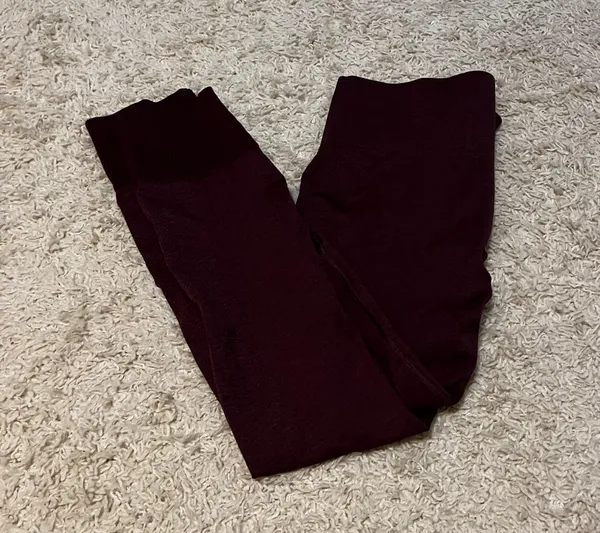 Seamless 25” Leggings Size 12 Maroon - Image 2