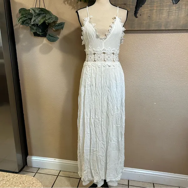 NWOT Lulus This is Love White Lace Maxi Dress size Large - Image 3