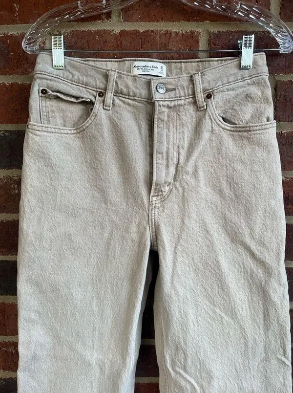Abercrombie NWOT 90’s Relaxed Jean High Rise in “Oat” Size 4 - Image 9