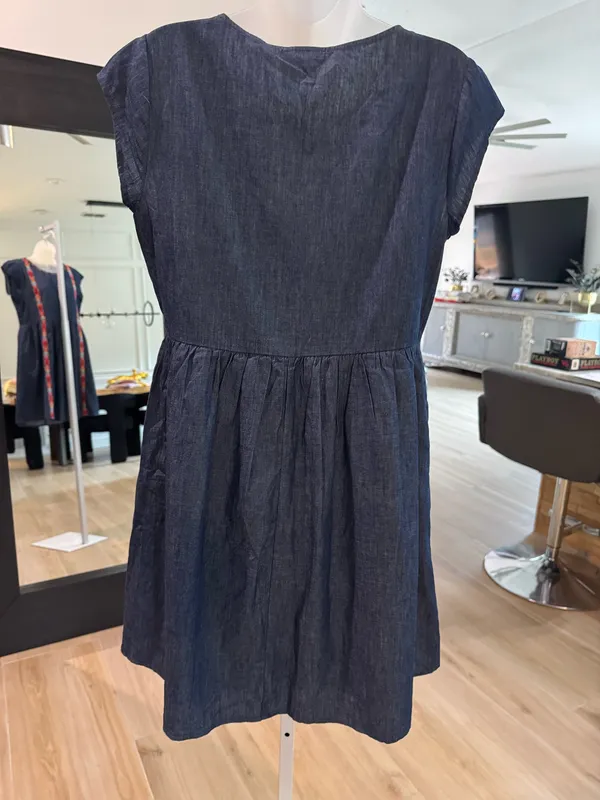 Savanna Jane The Alyssa Embroidered Dress - Denim. Size Small - Image 7
