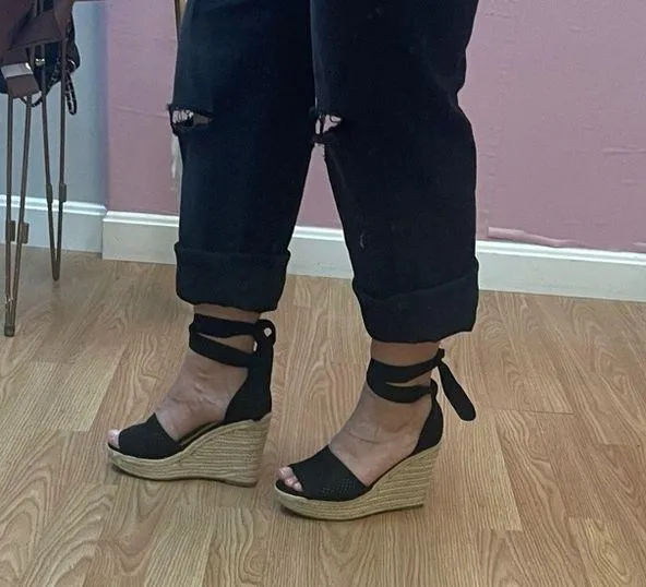 Chic Black Wedge Espadrilles - Image 3