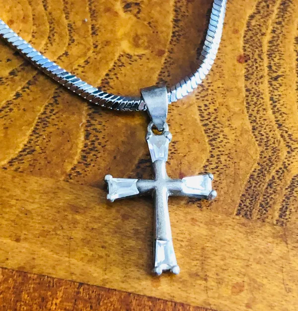 Vintage tapered baguette cubic zirconia 925 cross pendant on chain - Image 8