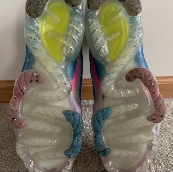 Nike Women’s  Air Vapormaxes 2022 - Image 6