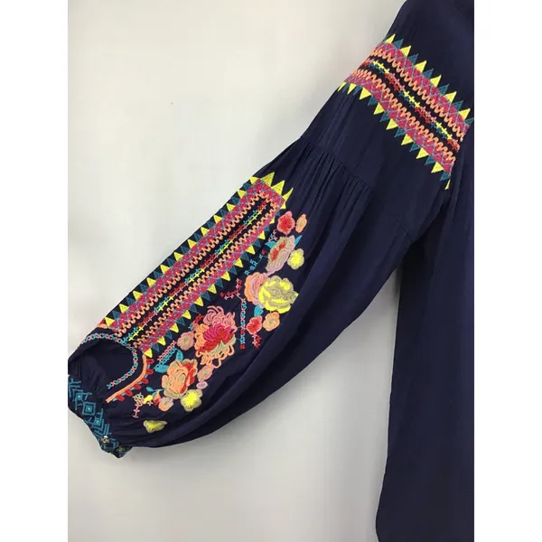 Women’s Solitaire Navy Long Sleeve Floral Embroidered Tunic Top Size Medium - Image 4