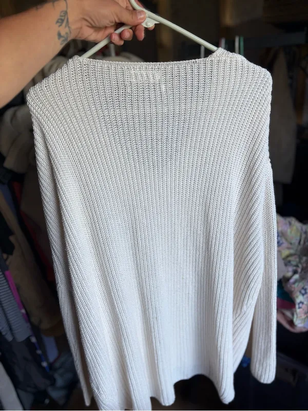 Urban Outfitters Oversized Cream V-Neck Ribbed Knit Sweater XS - Image 3