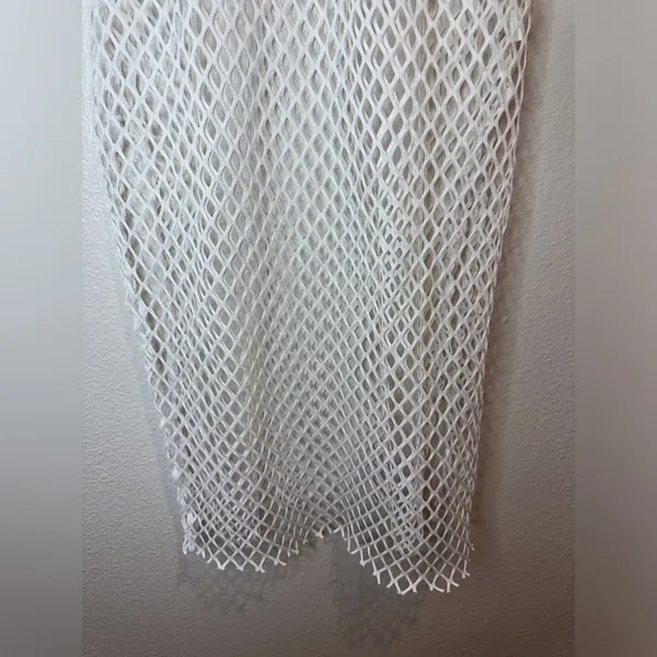 SHEIN Women’s White Fishnet‎ Sleeveless Cover-Up Size S/M - Image 4