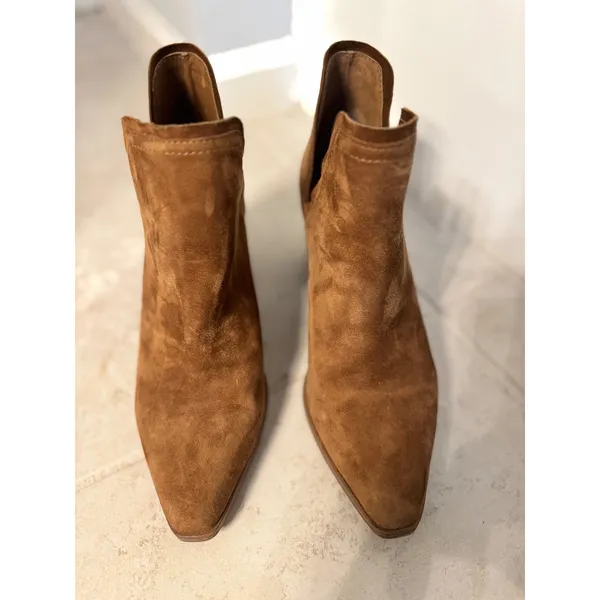 Steve Madden HAVANNA Suede V-Cut Ankle Booties – Cognac Brown‎ – Size 7 - Image 2