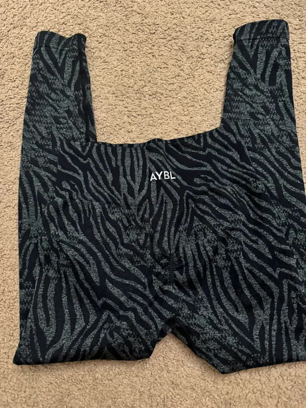 AYBL Seamless Leggings - Image 2