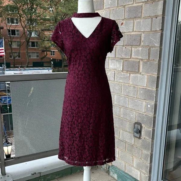 Julia Jordan Burgundy Lace Choker Dress Size 6 - Image 2
