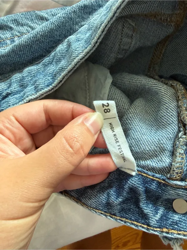 PacSun Distressed Light Blue Denim Cutoff Shorts - Image 4
