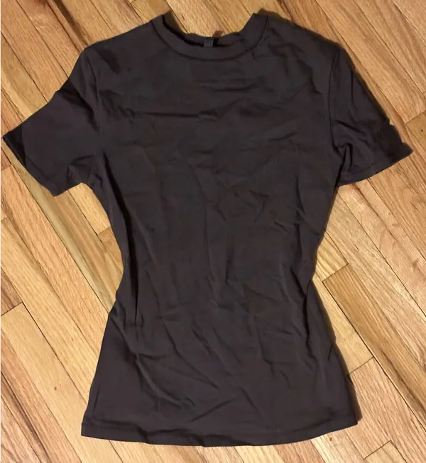 NWOT Skims Cotton Jersey T-Shirt in Iron - Image 5