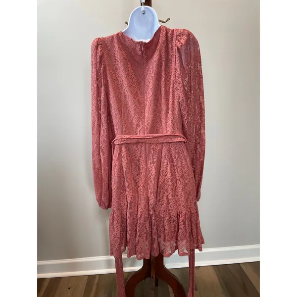 A Calin by Flying Tomato Lace Ruffle Puff Sleeve Dress Size L Mauve New With Tag - Image 2