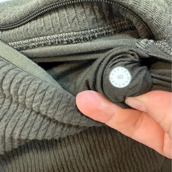 Lululemon Women’s On Repeat Bomber Jacket 8 Dark Olive Athletic Active Full Zip - Image 4