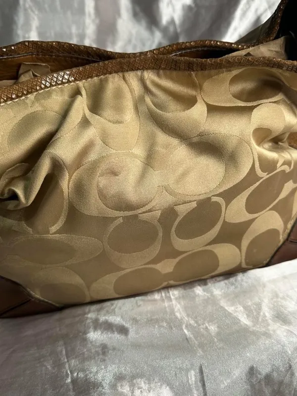 Vintage Y2K Coach Signature Peyton Snakeskin Beige Brown Shoulder Bag - Image 2