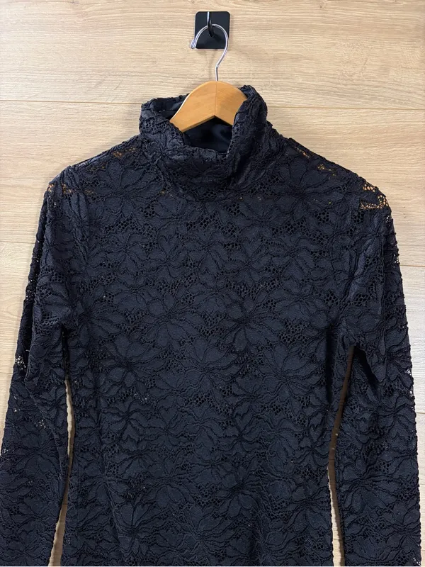 White House | Black Market Black Lace Turtleneck Long-Sleeve Top Small - Image 3