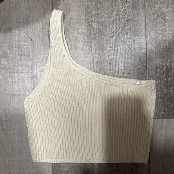 Aritzia Crop Babaton Top - Image 2