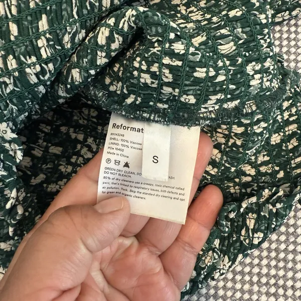 Reformation floral green ditsy print cropped smocked Pinto top size S - Image 9