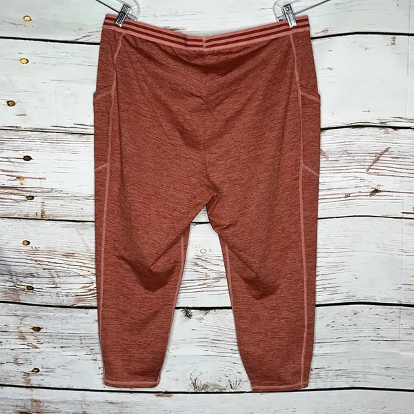 Torrid Active Sz 4 Pink & Red Elastic Waist Performance Crop Leggings w/ Pockets - Image 3