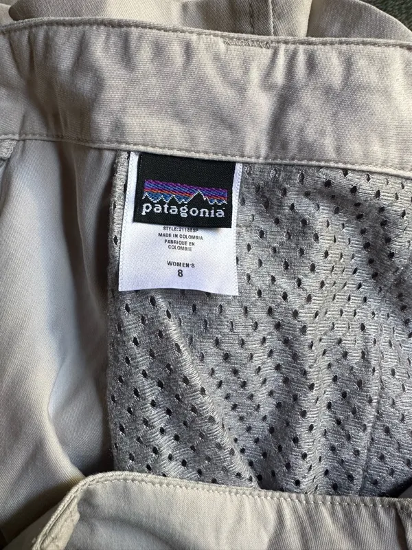 Patagonia Light Gray Women's Shorts with Mesh Lining size 8 - Image 5