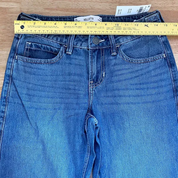 NWT Hollister medium-wash low-rise baggy jeans Size US 00R / W24 Regular - Image 6