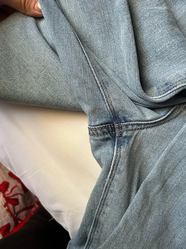 American Eagle Mom jeans size 8 - Image 6