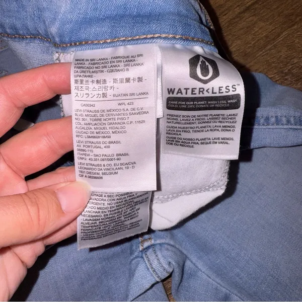 Levi’s High Rise Skinny Ankle Button Up Size 29 - Image 10