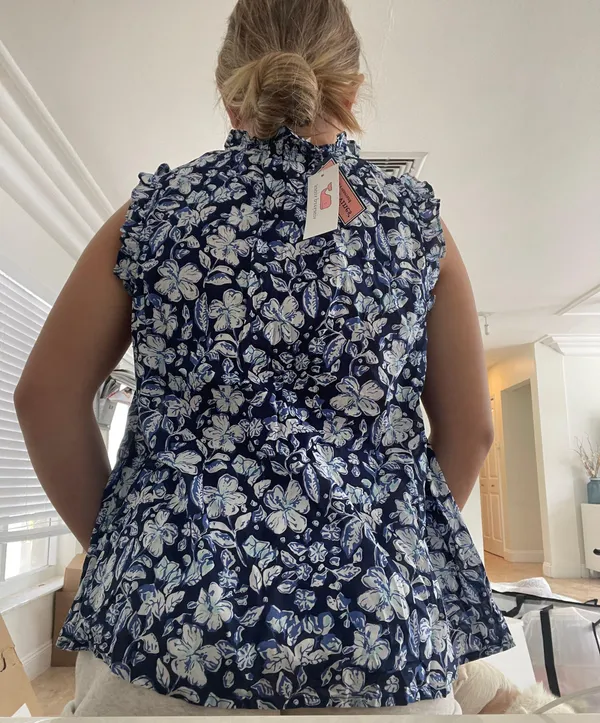Vineyard Vines Blouse - Image 2
