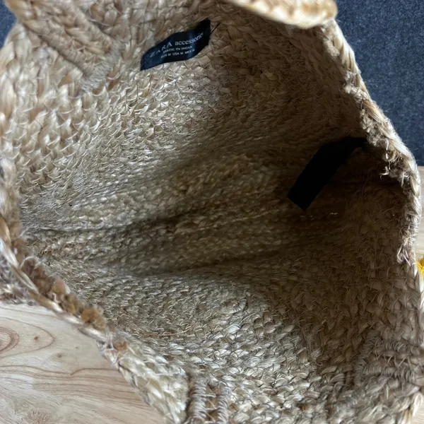 Zara Accessories Jute Woven Round Tote Bag Tassel Shell Charm Tan Boho Beach - Image 5