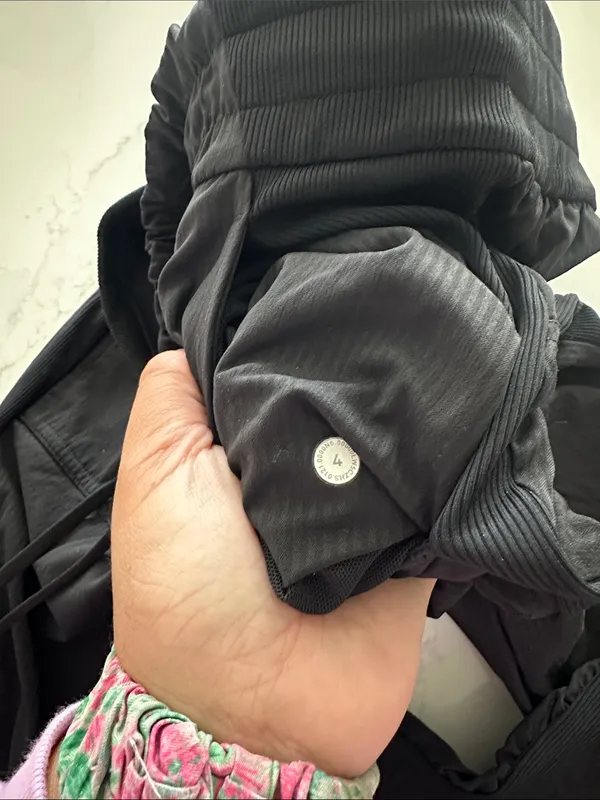 Lululemon Beyond The Studio Jogger in black‎ size 4 - Image 5