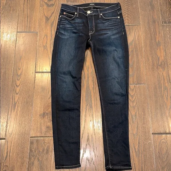 Hudson Women's Dark Blue Jeans size 28 - Image 6