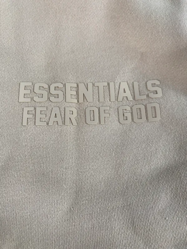 Fear of god Essentials Sweatshirt NWT Medium - Image 4
