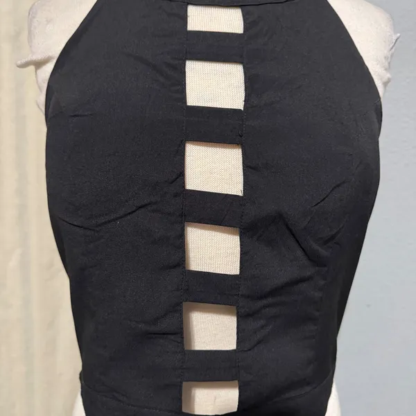 TOP CHIC Y2K Black‎ Cutout Halter Crop Top Zipper Back Gothic Punk Women L Rock - Image 3