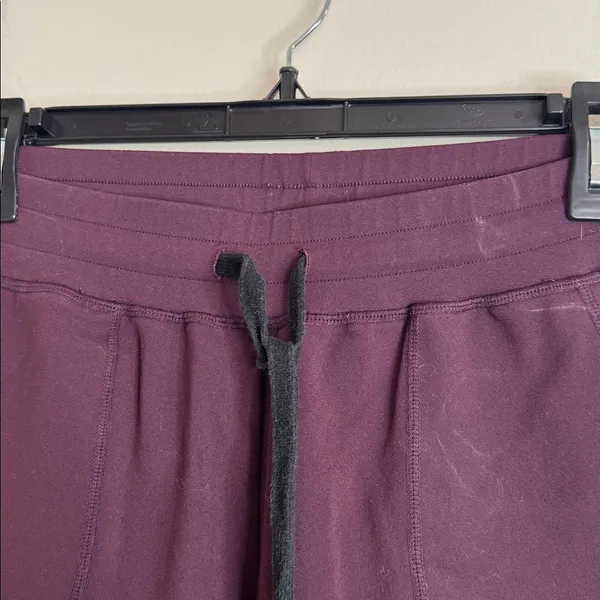 ZYIA Active Unwind Drawstring Tapered Joggers with pockets in Plum, size S - Image 7