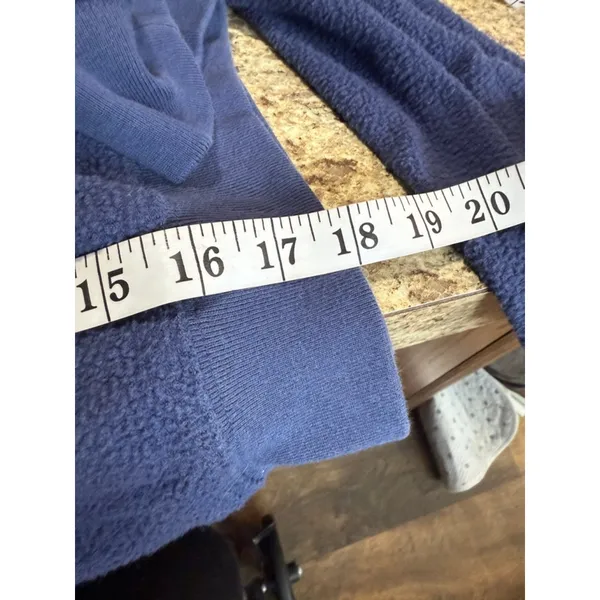 Women's PINK Victoria's Secret Navy Blue Cropped Sweatshirt M - Image 5