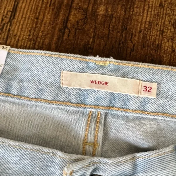 Levi's® High Rise Wedgie Straight Jean Size 32 - Image 7