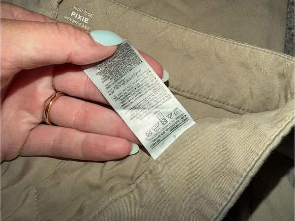 Old Navy Women's Tan Straight-Leg Pants - Image 5