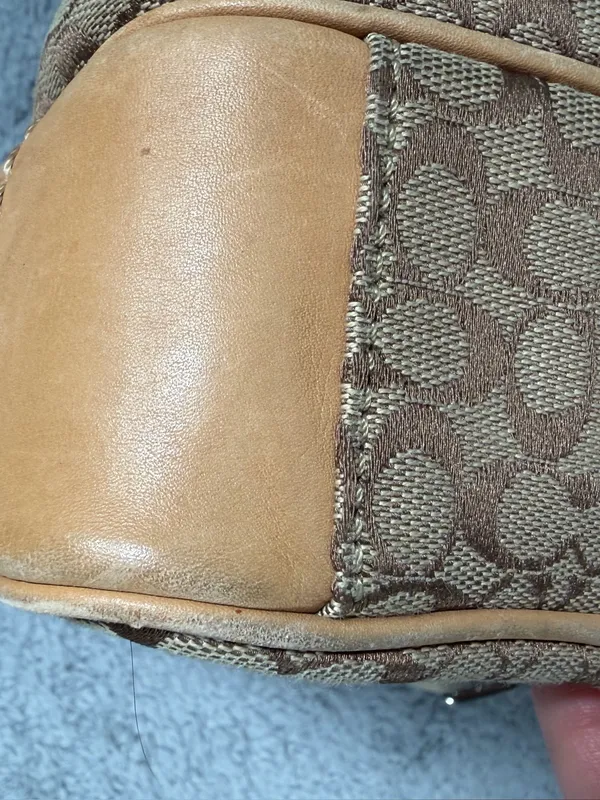 Coach Tan Signature Canvas Crossbody Bag swing pack - Image 9